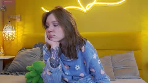 Snapshot of lessysweety chatting on 01-19-26, 04:38 Lessy online show from 01-19-26, 04:38