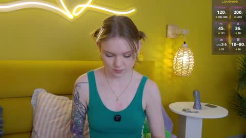 Snapshot of lessysweety chatting on 05-20-26, 03:13 Lessy online show from 05-20-26, 03:13