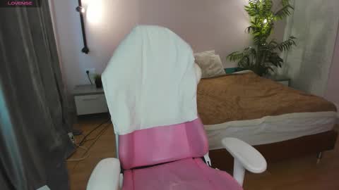 Lesya  online show from 10-31-25, 09:21