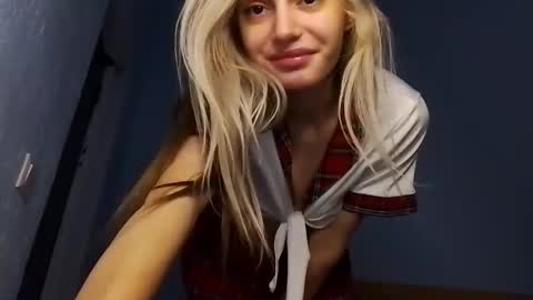 Snapshot of lesyawhite chatting on 11-01-25, 06:43 lesyawhite online show from 11-01-25, 06:43