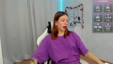 Snapshot of let_me_seee chatting on 12-04-24, 07:01 Fiona online show from 12-04-24, 07:01