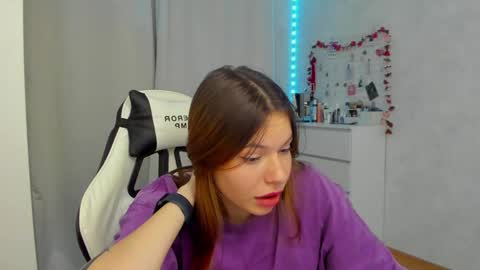 Snapshot of let_me_seee chatting on 12-04-24, 10:30 Fiona online show from 12-04-24, 10:30