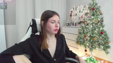 Snapshot of let_me_seee chatting on 01-15-25, 05:26 Fiona online show from 01-15-25, 05:26