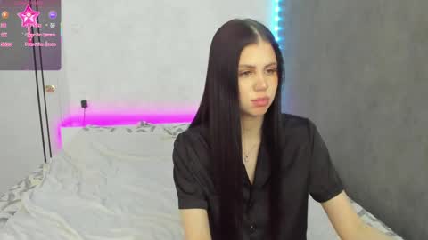 Snapshot of let_me_seee chatting on 02-17-25, 04:59 Fiona online show from 02-17-25, 04:59