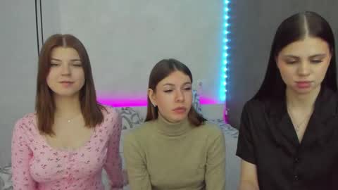 Snapshot of let_me_seee chatting on 02-17-25, 11:09 Fiona online show from 02-17-25, 11:09