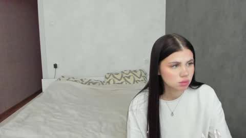 Snapshot of let_me_seee chatting on 02-18-25, 04:48 Fiona online show from 02-18-25, 04:48