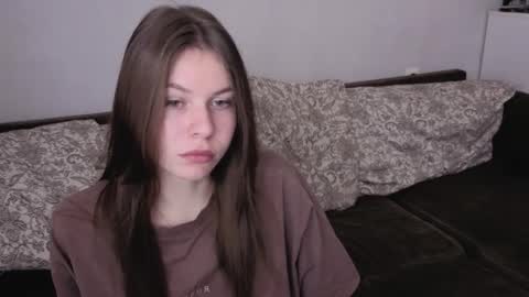 Snapshot of let_me_seee chatting on 11-05-25, 04:12 Fiona online show from 11-05-25, 04:12