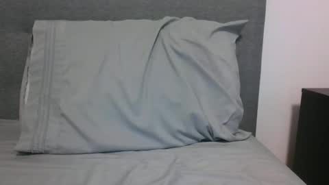 lets_play143 online show from 04-12-26, 10:26