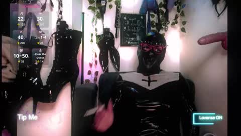 Snapshot of letsdoitbabez chatting on 10-18-25, 11:11 Julian Mask online show from 10-18-25, 11:11