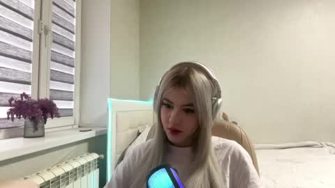Snapshot of lettieiler chatting on 05-12-26, 09:17 Natalie online show from 05-12-26, 09:17