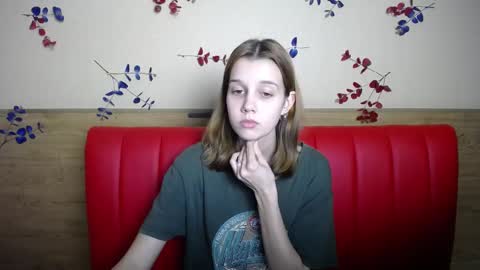 Snapshot of letty_curly chatting on 12-14-24, 12:33 letty_curly online show from 12-14-24, 12:33