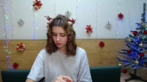 Snapshot of letty_curly chatting on 12-21-24, 12:16 letty_curly online show from 12-21-24, 12:16