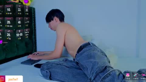 Levi  online show from 03-31-26, 02:39