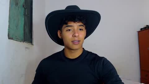 Snapshot of lewis_ly chatting on 04-27-26, 05:22 i am lewis ly EDUARDO MEMDOZA15 online show from 04-27-26, 05:22