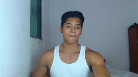 Snapshot of lewis_ly chatting on 05-26-26, 07:43 i am lewis ly EDUARDO MEMDOZA15 online show from 05-26-26, 07:43
