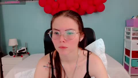 Snapshot of lexalove_doll chatting on 09-11-25, 03:50 Lexas Room online show from 09-11-25, 03:50