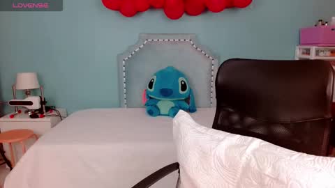 Snapshot of lexalove_doll chatting on 09-18-25, 03:52 Lexas Room online show from 09-18-25, 03:52