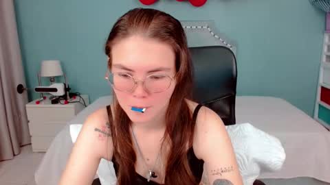 Snapshot of lexalove_doll chatting on 10-10-25, 03:49 Lexas Room online show from 10-10-25, 03:49