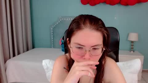 Snapshot of lexalove_doll chatting on 10-21-25, 04:46 Lexas Room online show from 10-21-25, 04:46