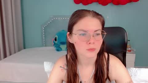 Snapshot of lexalove_doll chatting on 10-24-25, 04:09 Lexas Room online show from 10-24-25, 04:09