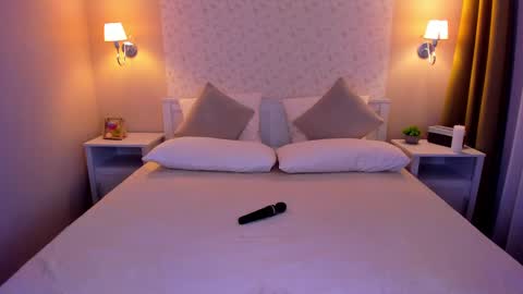 Snapshot of lexi_split chatting on 02-18-25, 11:44 Lexi GTM2 MonWedThurSatSun 1000am-400pm online show from 02-18-25, 11:44