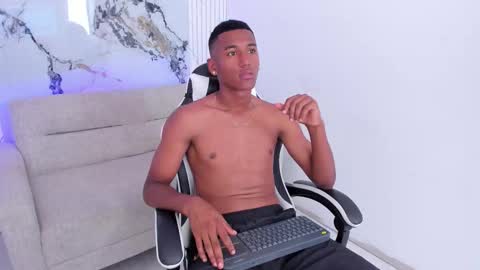 Lexi  Derek online show from 09-25-25, 04:32