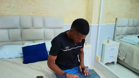 Lexi  Derek online show from 09-26-25, 04:44