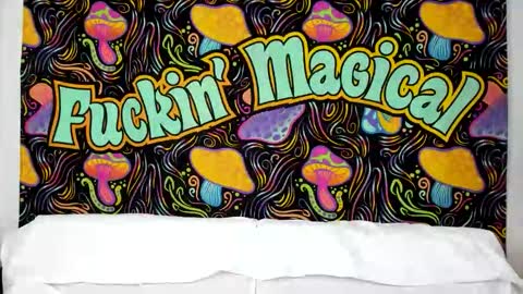 Lexie Mack online show from 10-27-25, 04:22