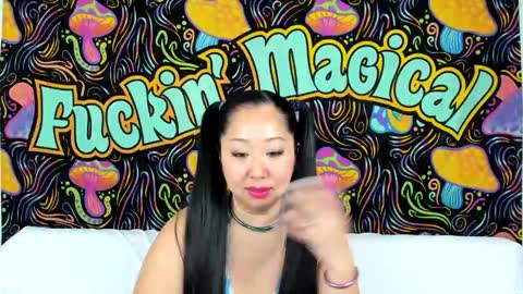 Lexie Mack online show from 12-15-25, 05:50