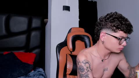 Snapshot of lexie_n_nate chatting on 01-22-25, 05:26 Lixie And Nte online show from 01-22-25, 05:26