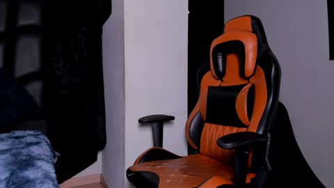 Snapshot of lexie_n_nate chatting on 01-27-25, 08:07 Lixie And Nte online show from 01-27-25, 08:07