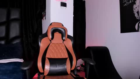 Snapshot of lexie_n_nate chatting on 03-01-25, 05:42 Lixie And Nte online show from 03-01-25, 05:42