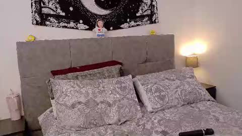 Lixie And Nte online show from 06-12-26, 10:03