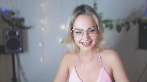 Lexie online show from 12-11-24, 06:42