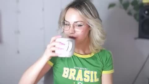 Lexie online show from 01-09-25, 08:03