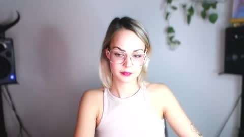 Lexie online show from 02-24-25, 10:03