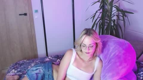 Lexie online show from 09-10-25, 06:46