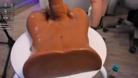 lexiee__ online show from 04-23-26, 12:29