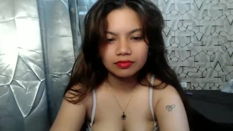 Snapshot of lexielar chatting on 01-01-25, 05:54 LEXIE online show from 01-01-25, 05:54