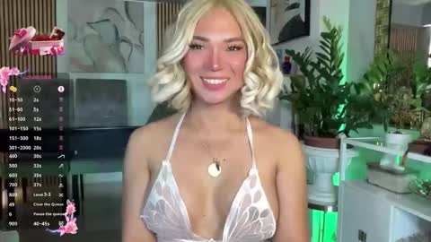 lexiesmith_ online show from 04-20-26, 12:13