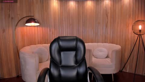 Lexie  online show from 12-18-24, 07:41