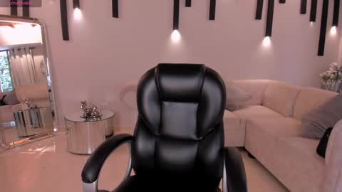 Lexie  online show from 01-16-25, 07:52