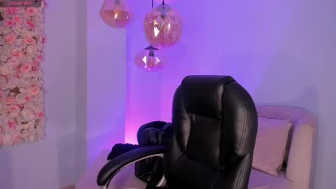 Lexie  online show from 03-04-26, 07:20