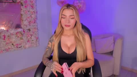 Lexie  online show from 04-16-26, 07:36