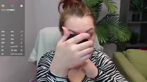 Lexi online show from 10-26-25, 02:45