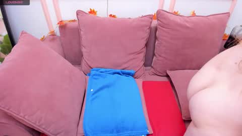 Snapshot of lexihoward chatting on 10-31-25, 06:47 Lexi online show from 10-31-25, 06:47