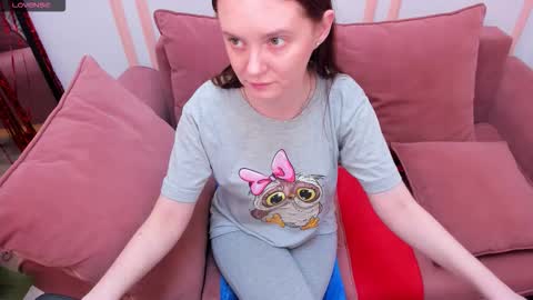 Snapshot of lexihoward chatting on 12-15-25, 06:39 Lexi online show from 12-15-25, 06:39