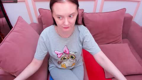 Snapshot of lexihoward chatting on 12-16-25, 06:29 Lexi online show from 12-16-25, 06:29