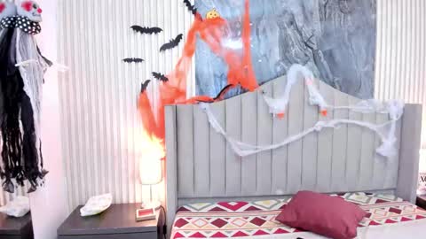 Snapshot of lexiie_adams chatting on 10-29-25, 04:04 Chloee online show from 10-29-25, 04:04