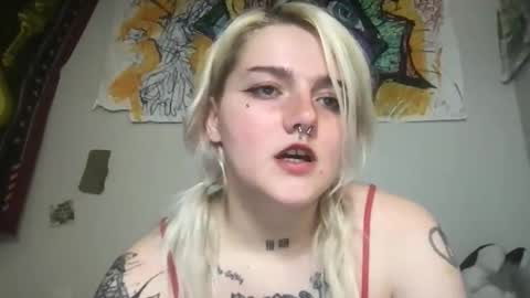 lexilexilune online show from 04-30-26, 01:56